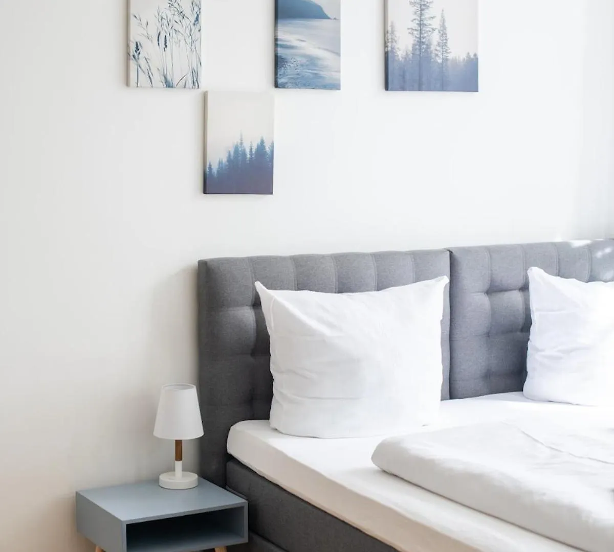 Kaiser 04 By Rockchair Apartments L Superhost Status L 3 Bedrooms Boxspringbeds 2 Bathrooms L Cozy Family & Business Flair 155 Sqm 3 Balcony 4Th Floor Elevator Up To 10 Guests Welcomes You! Βερολίνο