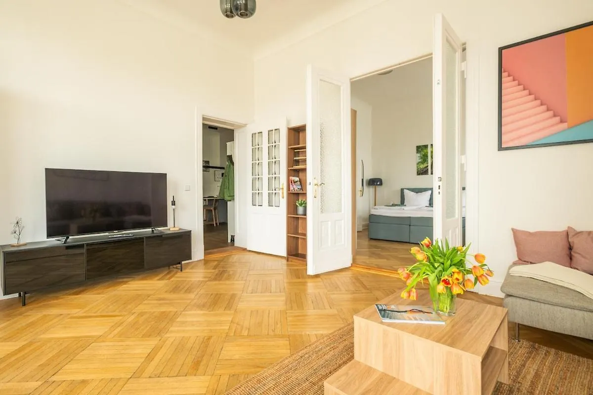 Kaiser 04 By Rockchair Apartments L Superhost Status L 3 Bedrooms Boxspringbeds 2 Bathrooms L Cozy Family & Business Flair 155 Sqm 3 Balcony 4Th Floor Elevator Up To 10 Guests Welcomes You! Berlin