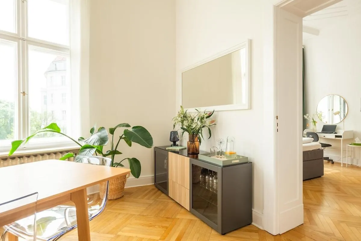 Kaiser 04 By Rockchair Apartments L Superhost Status L 3 Bedrooms Boxspringbeds 2 Bathrooms L Cozy Family & Business Flair 155 Sqm 3 Balcony 4Th Floor Elevator Up To 10 Guests Welcomes You! Berlin