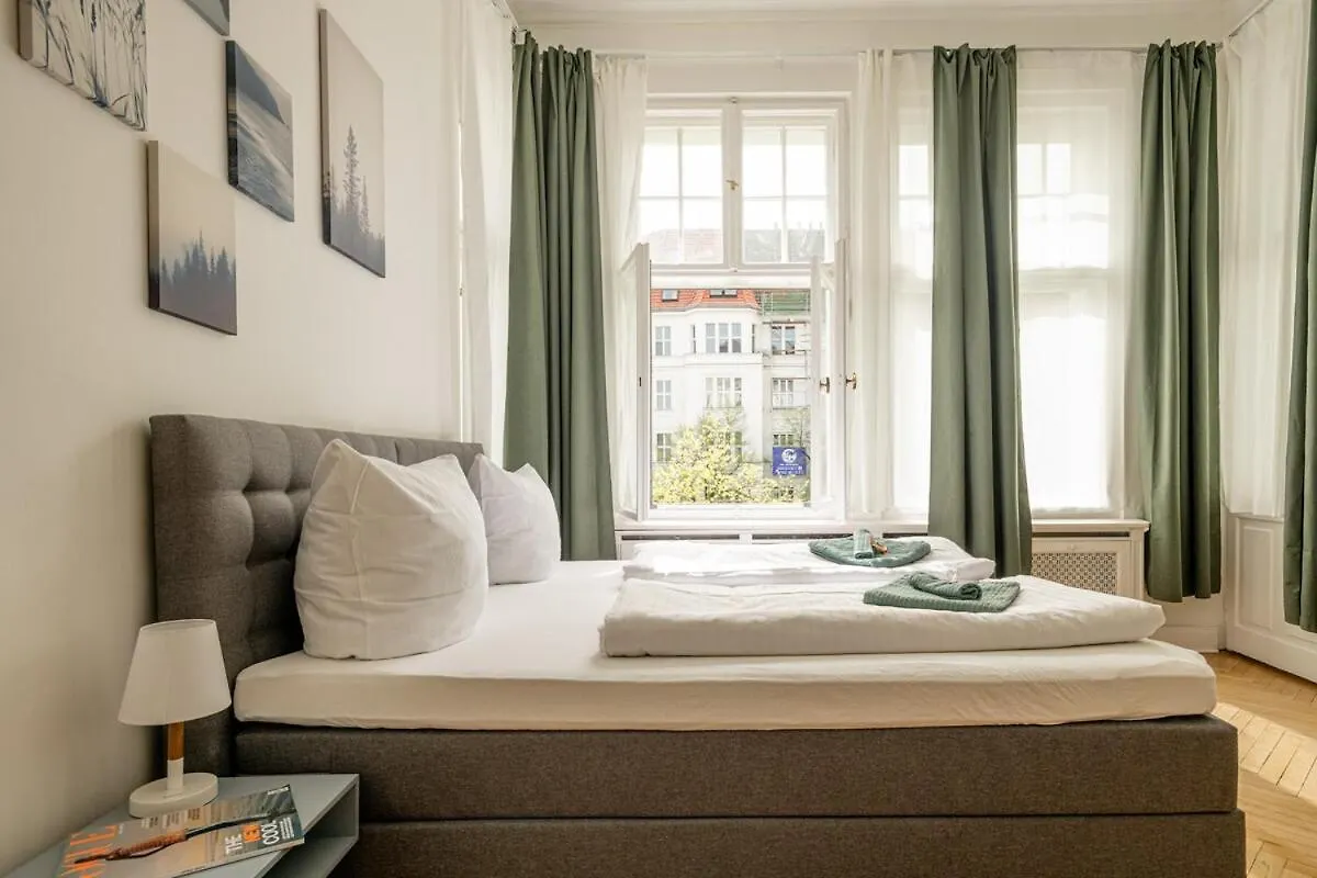 Kaiser 04 By Rockchair Apartments L Superhost Status L 3 Bedrooms Boxspringbeds 2 Bathrooms L Cozy Family & Business Flair 155 Sqm 3 Balcony 4Th Floor Elevator Up To 10 Guests Welcomes You! Berlin
