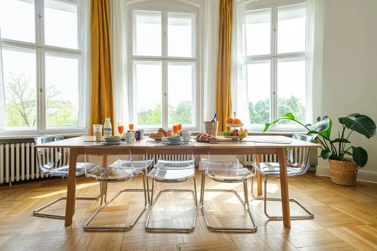 Kaiser 04 By Rockchair Apartments L Superhost Status L 3 Bedrooms Boxspringbeds 2 Bathrooms L Cozy Family & Business Flair 155 Sqm 3 Balcony 4Th Floor Elevator Up To 10 Guests Welcomes You! Berlin 0*,  Deutschland