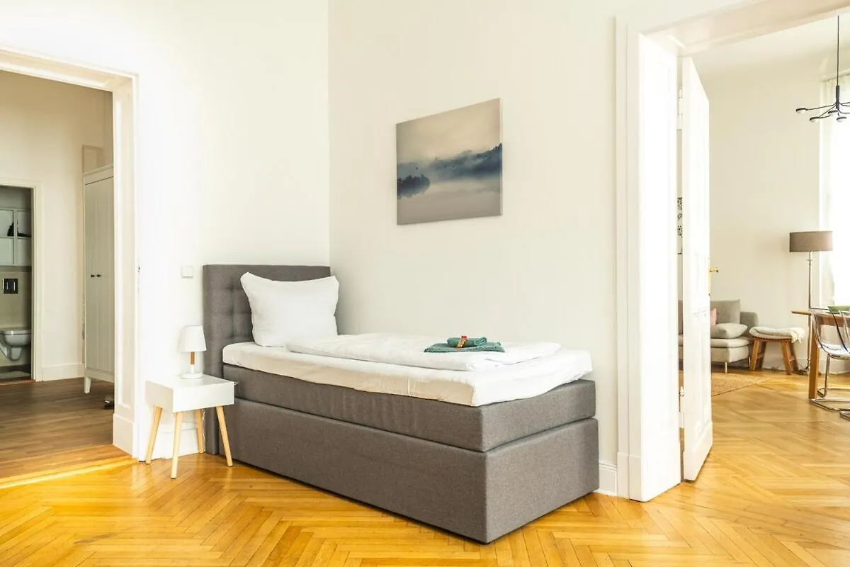 Kaiser 04 By Rockchair Apartments L Superhost Status L 3 Bedrooms Boxspringbeds 2 Bathrooms L Cozy Family & Business Flair 155 Sqm 3 Balcony 4Th Floor Elevator Up To 10 Guests Welcomes You! Berlin