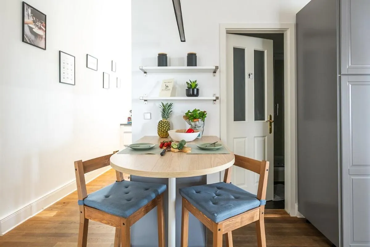 Kaiser 04 By Rockchair Apartments L Superhost Status L 3 Bedrooms Boxspringbeds 2 Bathrooms L Cozy Family & Business Flair 155 Sqm 3 Balcony 4Th Floor Elevator Up To 10 Guests Welcomes You! Berlin