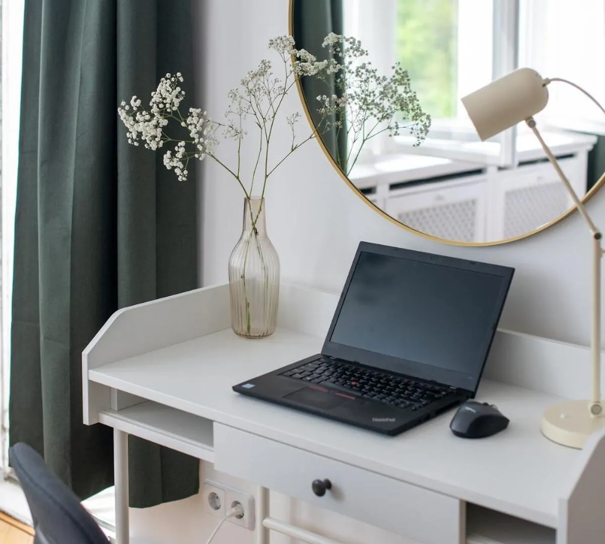 Kaiser 04 By Rockchair Apartments L Superhost Status L 3 Bedrooms Boxspringbeds 2 Bathrooms L Cozy Family & Business Flair 155 Sqm 3 Balcony 4Th Floor Elevator Up To 10 Guests Welcomes You! Berlin