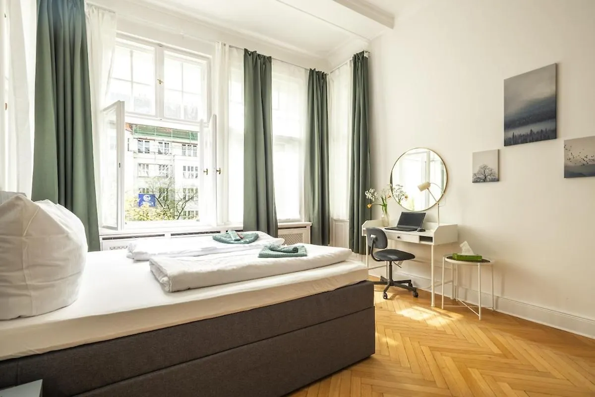 Kaiser 04 By Rockchair Apartments L Superhost Status L 3 Bedrooms Boxspringbeds 2 Bathrooms L Cozy Family & Business Flair 155 Sqm 3 Balcony 4Th Floor Elevator Up To 10 Guests Welcomes You! Berlin 0*,  Deutschland