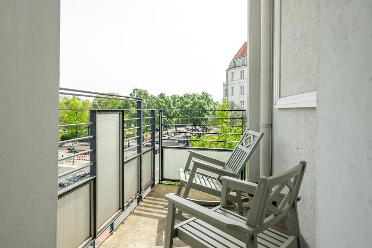 Kaiser 04 By Rockchair Apartments L Superhost Status L 3 Bedrooms Boxspringbeds 2 Bathrooms L Cozy Family & Business Flair 155 Sqm 3 Balcony 4Th Floor Elevator Up To 10 Guests Welcomes You! Berlin