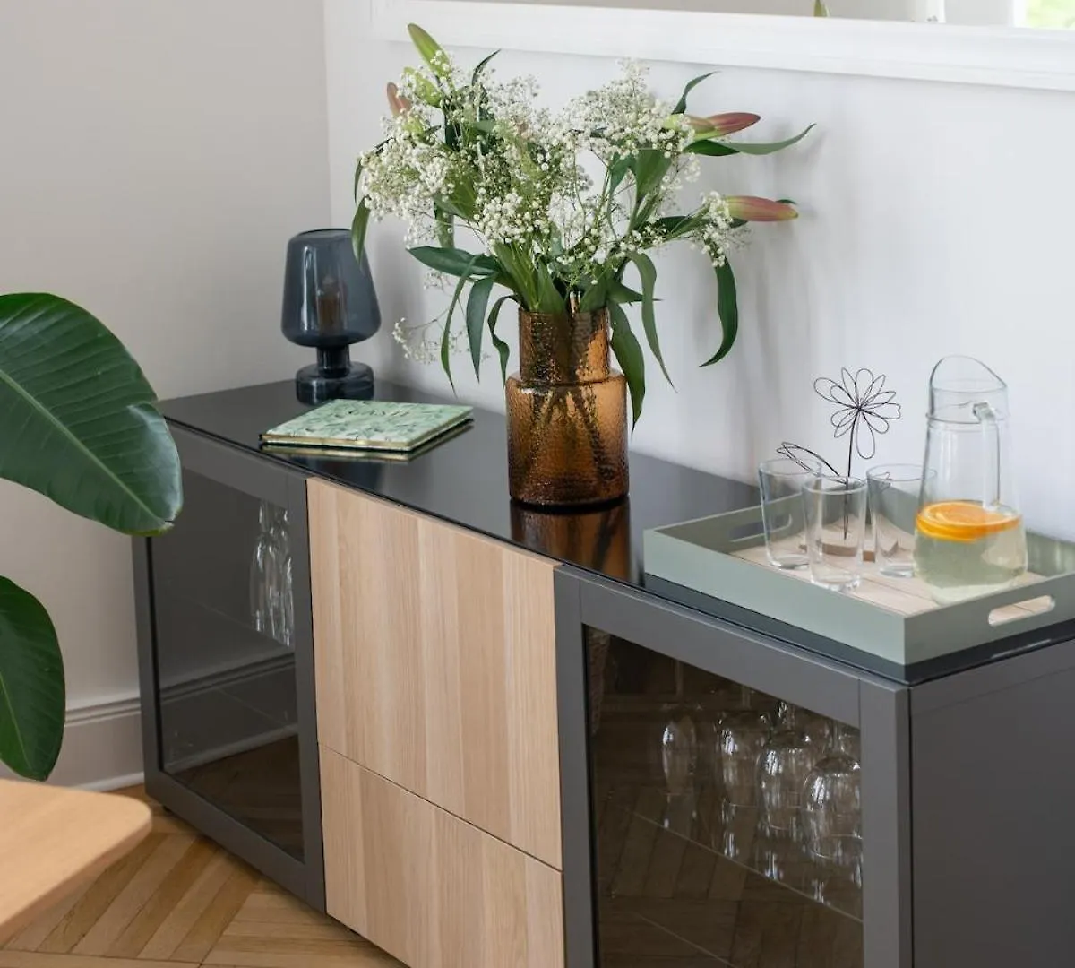 Kaiser 04 By Rockchair Apartments L Superhost Status L 3 Bedrooms Boxspringbeds 2 Bathrooms L Cozy Family & Business Flair 155 Sqm 3 Balcony 4Th Floor Elevator Up To 10 Guests Welcomes You! Berlin Deutschland
