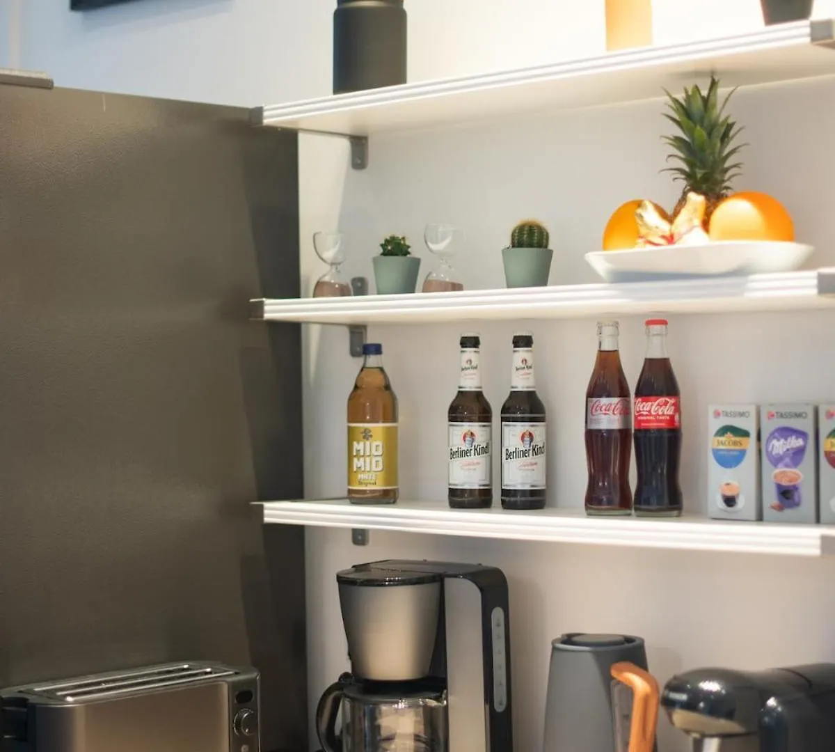 Kaiser 04 By Rockchair Apartments L Superhost Status L 3 Bedrooms Boxspringbeds 2 Bathrooms L Cozy Family & Business Flair 155 Sqm 3 Balcony 4Th Floor Elevator Up To 10 Guests Welcomes You! Berlin