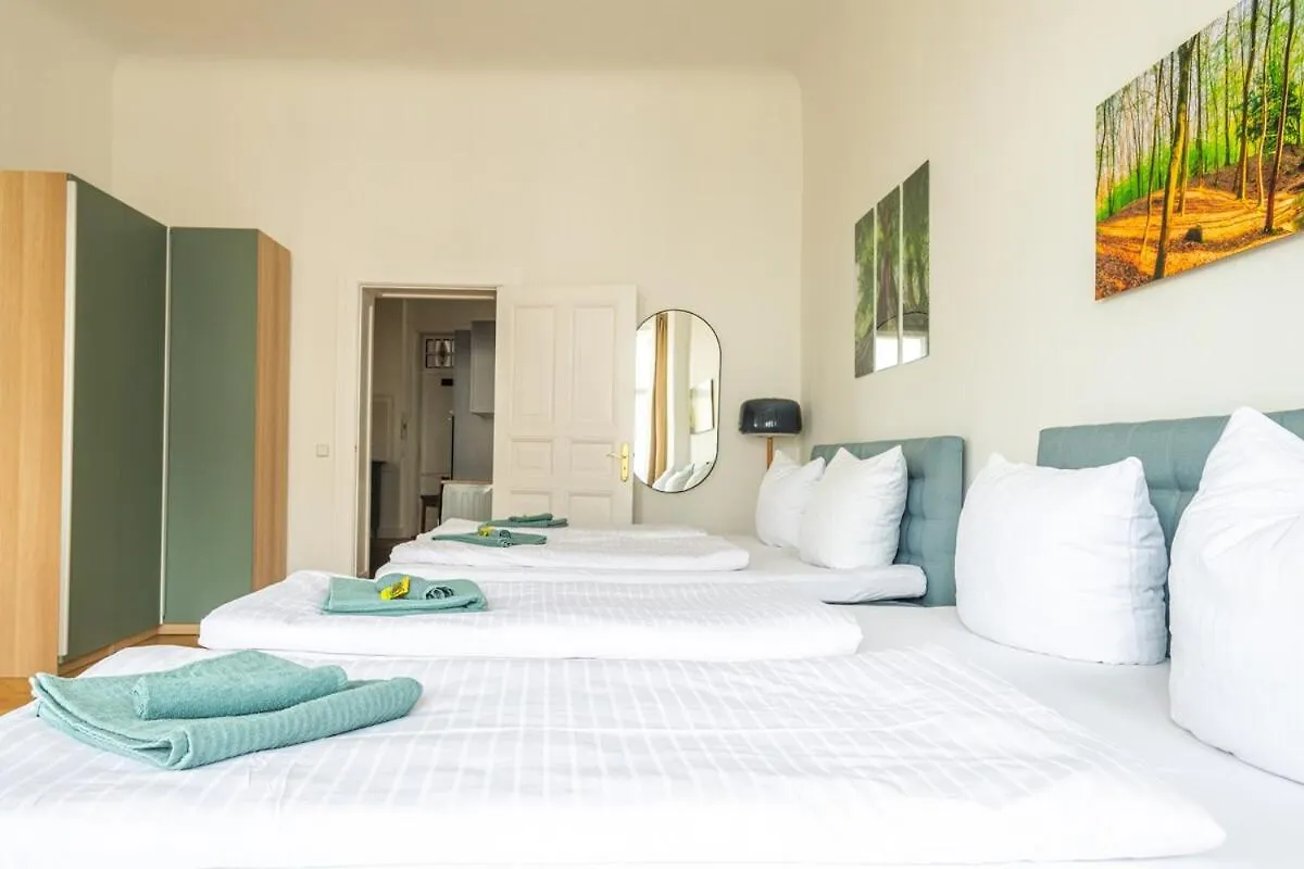 Kaiser 04 By Rockchair Apartments L Superhost Status L 3 Bedrooms Boxspringbeds 2 Bathrooms L Cozy Family & Business Flair 155 Sqm 3 Balcony 4Th Floor Elevator Up To 10 Guests Welcomes You! Berlin 0*,  Deutschland