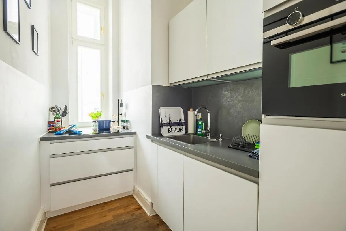 Kaiser 04 By Rockchair Apartments L Superhost Status L 3 Bedrooms Boxspringbeds 2 Bathrooms L Cozy Family & Business Flair 155 Sqm 3 Balcony 4Th Floor Elevator Up To 10 Guests Welcomes You! Berlin