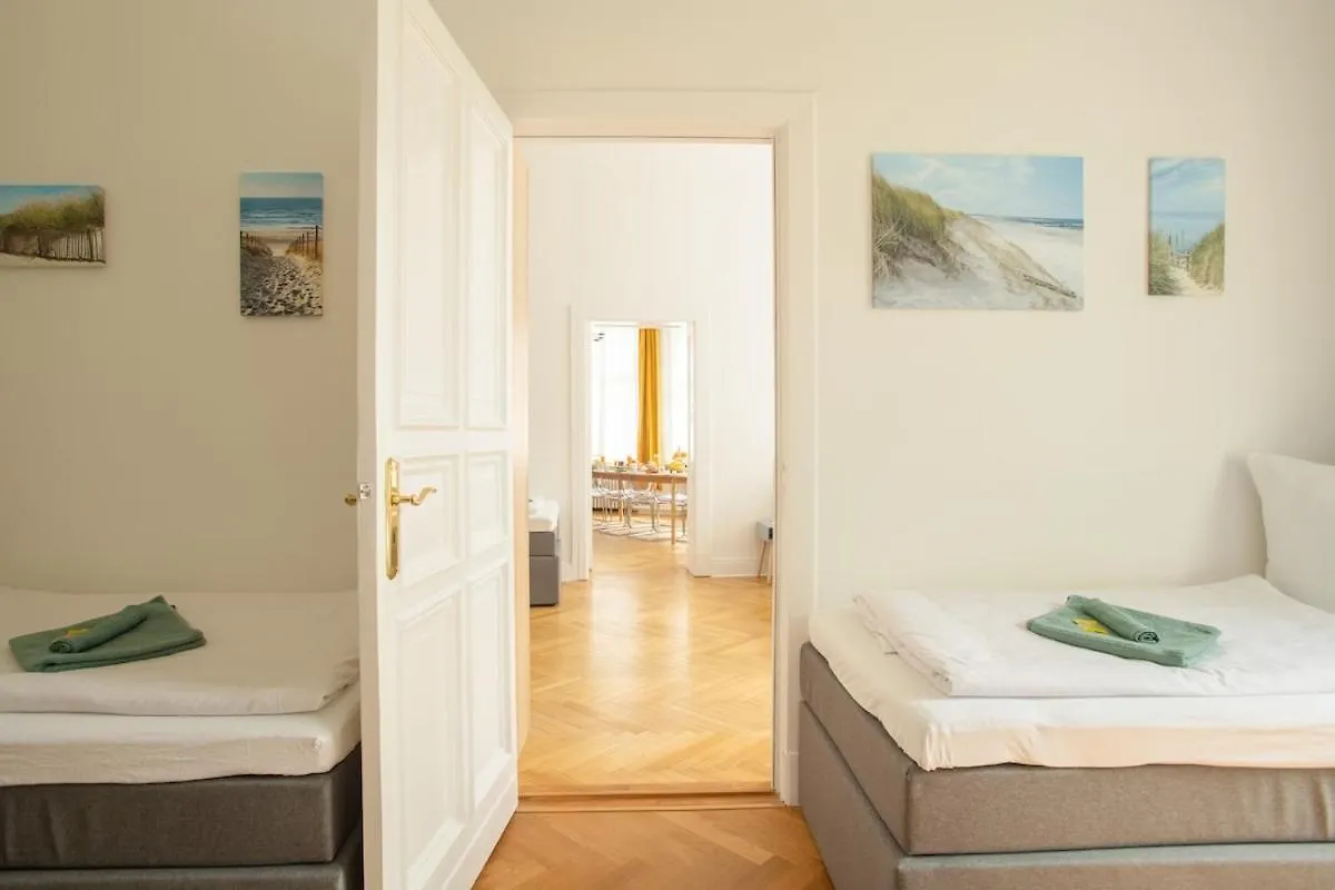 Kaiser 04 By Rockchair Apartments L Superhost Status L 3 Bedrooms Boxspringbeds 2 Bathrooms L Cozy Family & Business Flair 155 Sqm 3 Balcony 4Th Floor Elevator Up To 10 Guests Welcomes You! Berlin