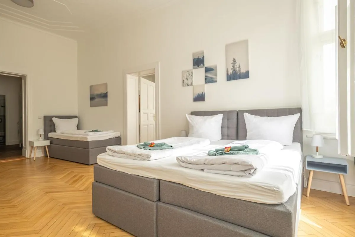 Kaiser 04 By Rockchair Apartments L Superhost Status L 3 Bedrooms Boxspringbeds 2 Bathrooms L Cozy Family & Business Flair 155 Sqm 3 Balcony 4Th Floor Elevator Up To 10 Guests Welcomes You! Berlin